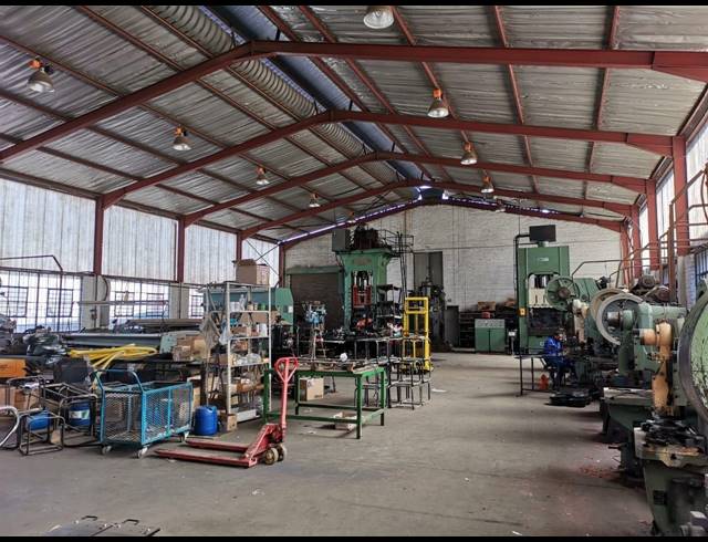 3,228M² WAREHOUSE FOR SALE IN HERIOTDALE